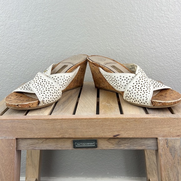 Dana Buchman Leather Perforated Wedge Cork Heel Sandals White Size 9.5 - Picture 3 of 11